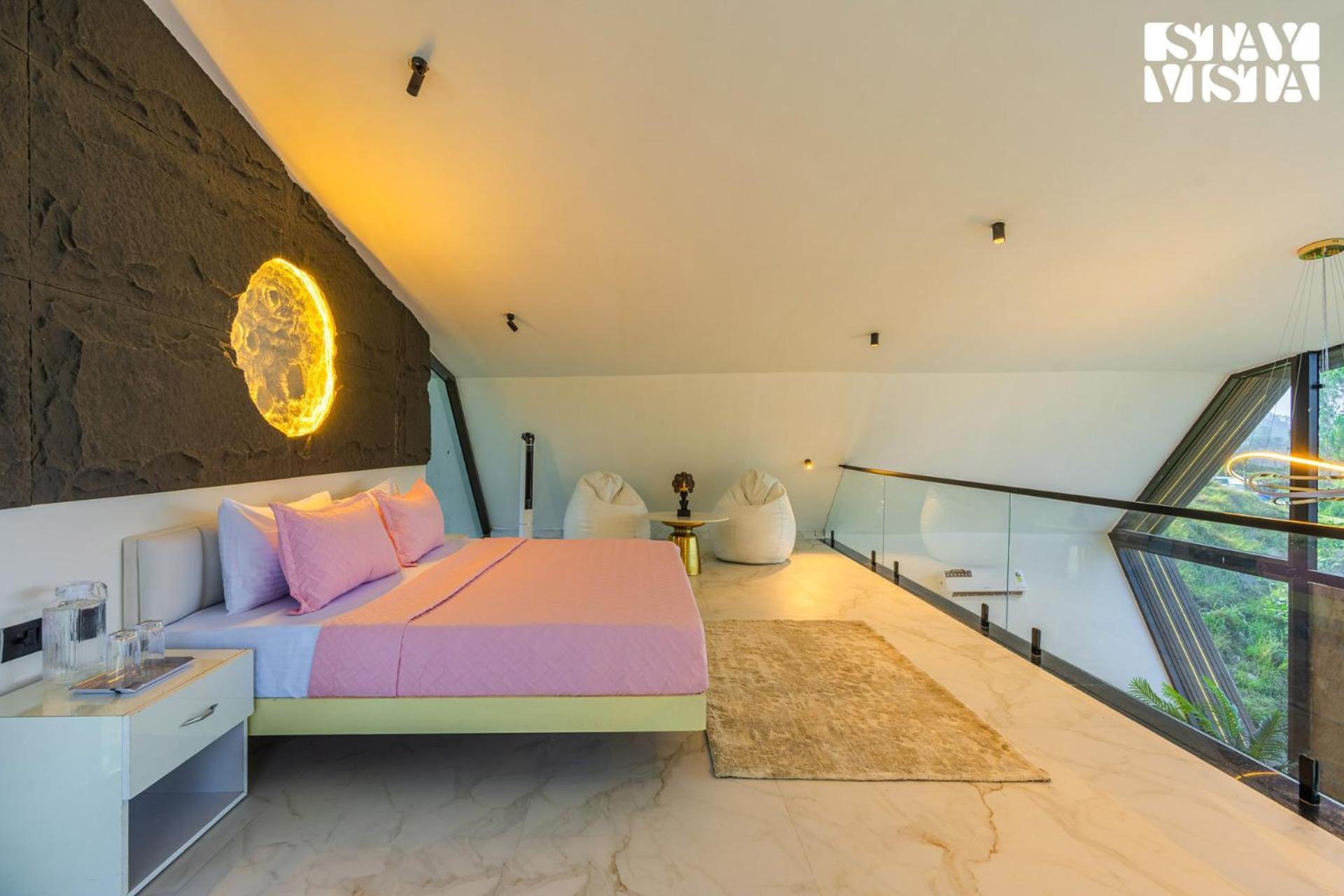 Stayvista At Luna Nova With Outdoor Pool - 拉尼凯特 外观 照片
