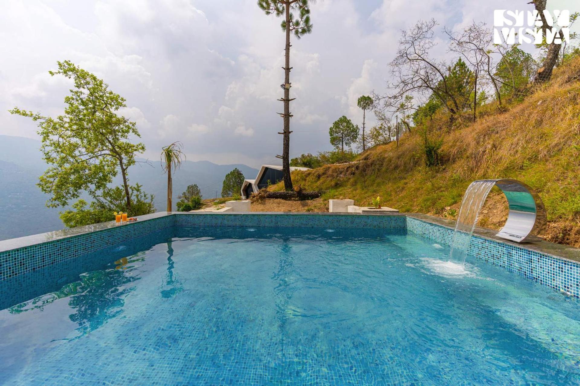 Stayvista At Luna Nova With Outdoor Pool - 拉尼凯特 外观 照片
