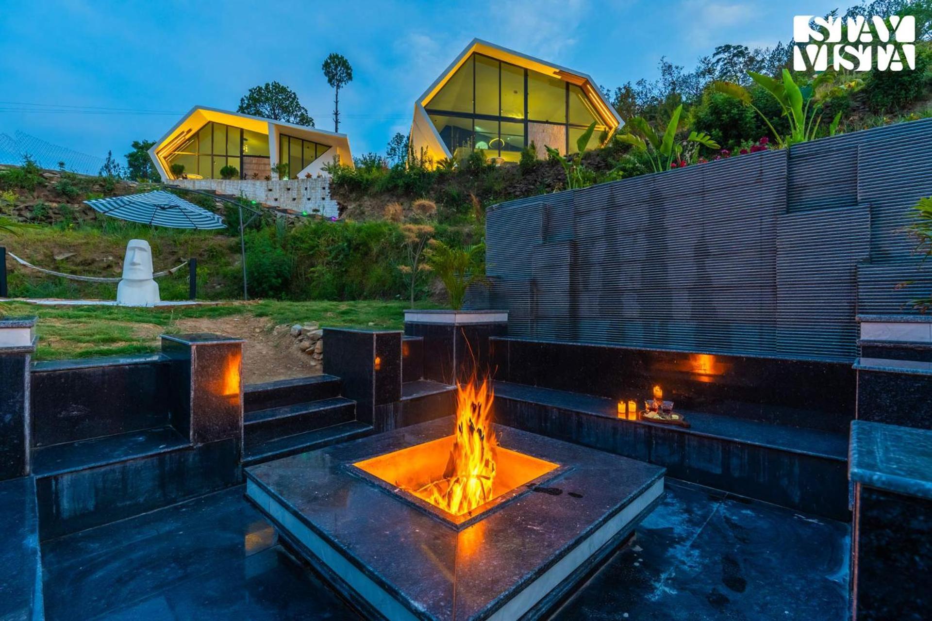 Stayvista At Luna Nova With Outdoor Pool - 拉尼凯特 外观 照片