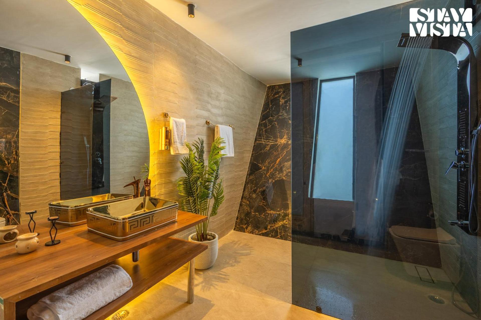 Stayvista At Luna Nova With Outdoor Pool - 拉尼凯特 外观 照片